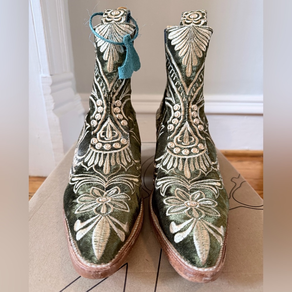 Pskaufman Embroidered Olive Green Velvet Chelsea Ankle Boots - Picture 3 of 9